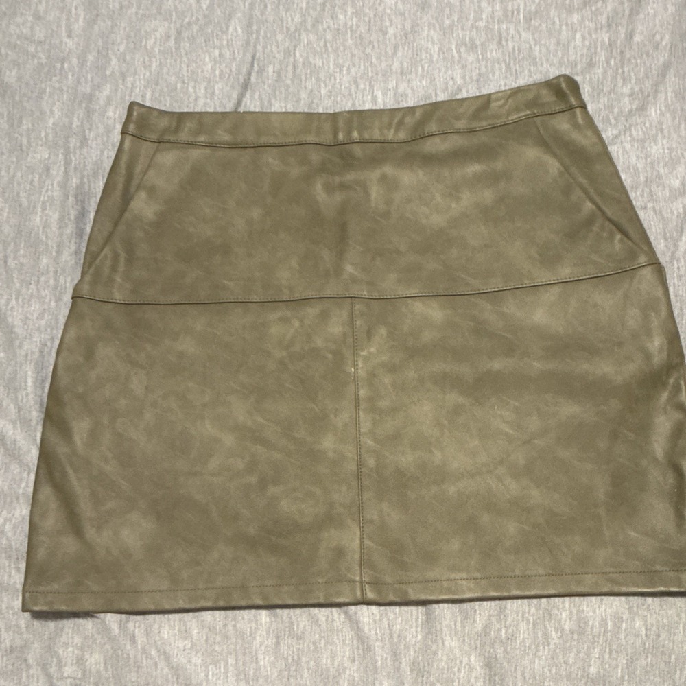 Stella Luce Women's Green Faux Leather Mini Skirt Lined Zip High Rise L NS6002S